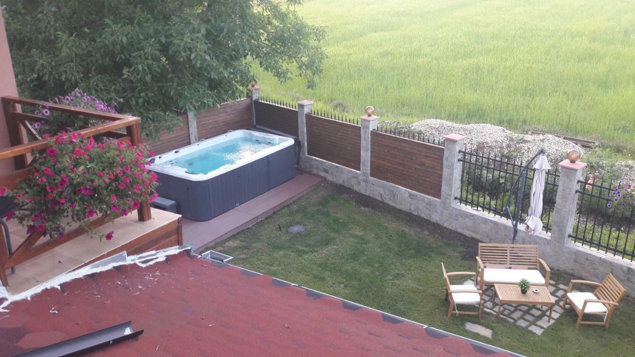Lakata Guest House Zasele Buitenkant foto